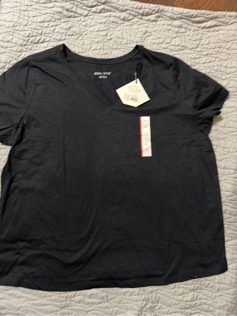 Ava & Viv Black V-Neck Short Sleeve Tee